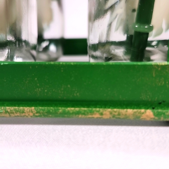 4 piece set of glass Milk bottles with carrying metal rack with handle - Picture 4 of 16